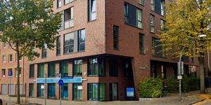 Modernes Gebäude der Zahnarztpraxis Dental Protection Dr. Thomsen Hamburg